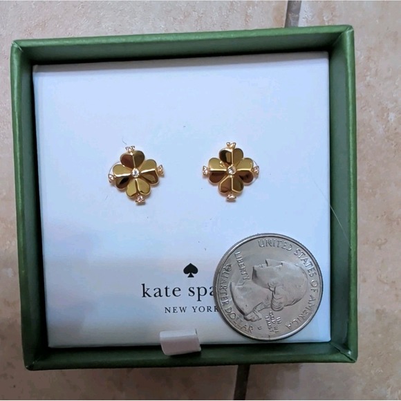 NIB Kate Spade Gold Tone Legacy Logo Clover Shamrock Pierced Earrings - Picture 7 of 7